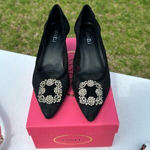 VANELI black lace mesh size 8 1/2